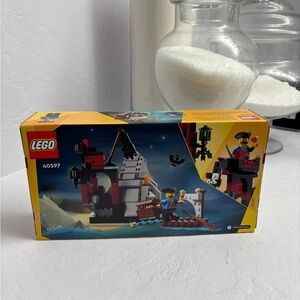 LEGO Scary Pirate Island Creator Set 40597 NIB Sealed Limited Edition